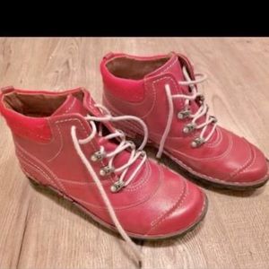 Joseph Seibel red leather bootie  sz 40 (9)